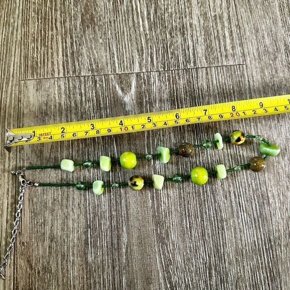 Green beaded necklace - Picture 7 of 7